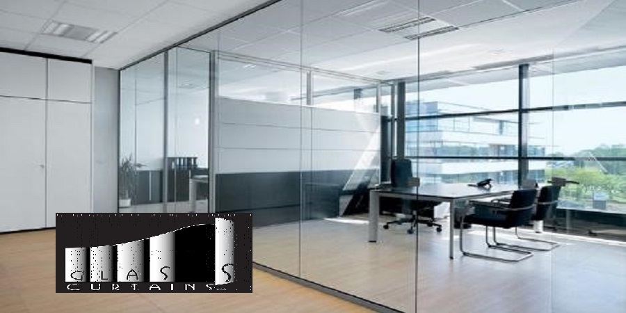 Cửa Kính Gắn Kết Không Gian